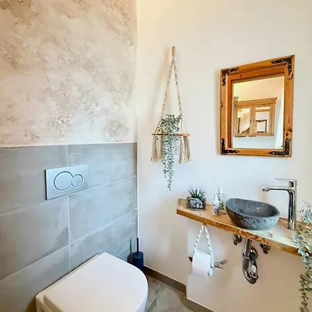 Loft With Lily Pond And Mountain Pastures Hausham